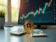la-fed-gele-ses-taux-le-dollar-grimpe-le-bitcoin-et-le-marche-crypto-vacillent